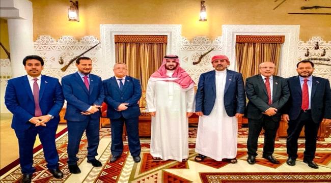 قي لقاء وزير الدفاع السعودي بالقيادات الجنوبية بالمجلس الانتقالي في الرياض , تطمينات بحكم ذاتي للجنوبيين مرورا باستعادة دولتهم ...